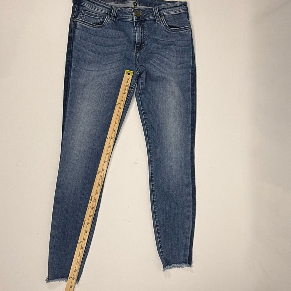 Raw Hem Medium Wash Kut from the Kloth Blue Skinny Ankle Jeans Size 10 - Picture 6 of 8